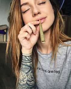 Stoner girls y 15 datos de la mariguana que debes conocer