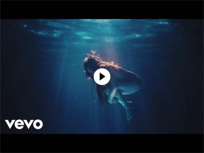 MONSIEUR PERINÉ Anuncia su gira mundial y estrena video 'La sombra' en MUSICA.  Chicas Rockeras!