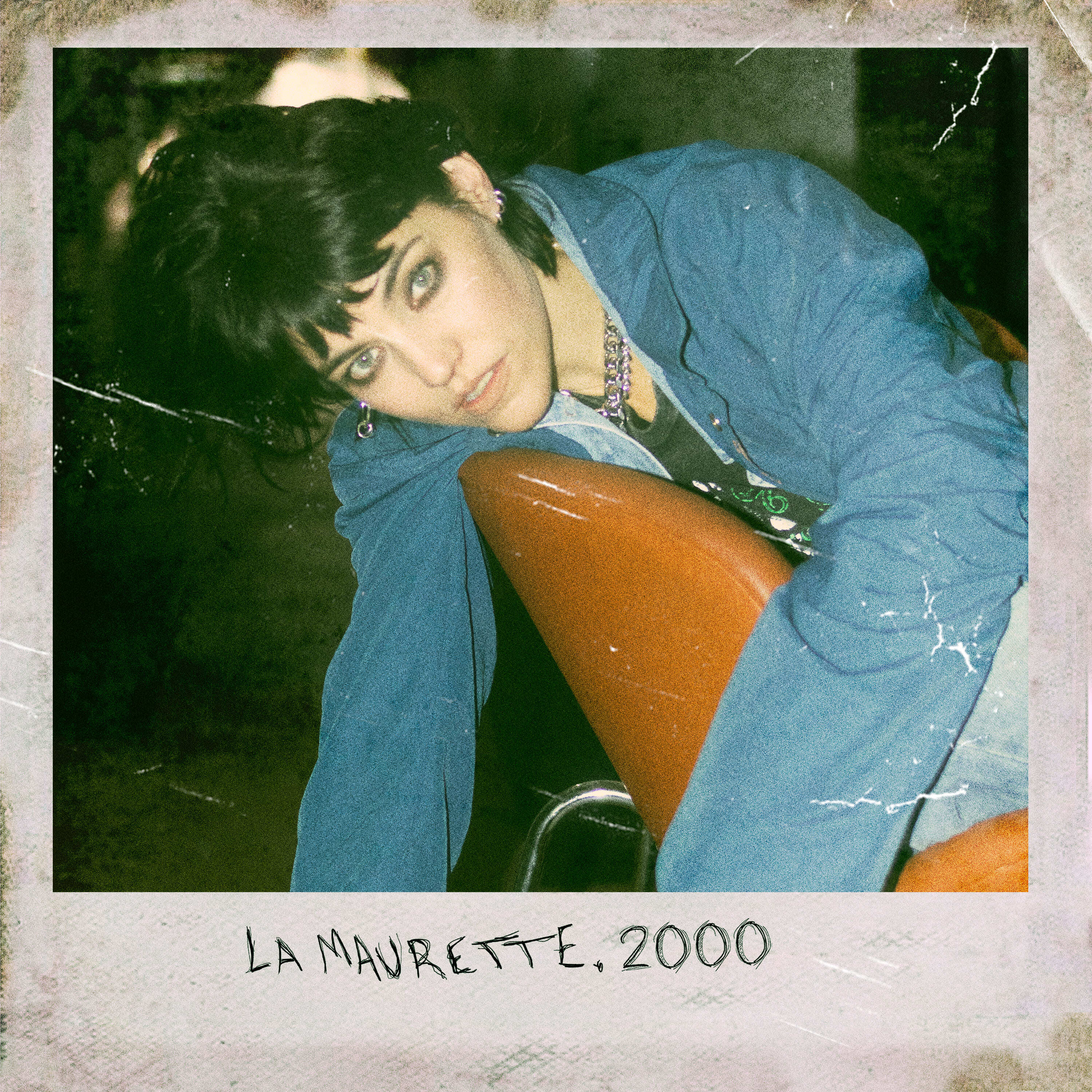 LA MAURETTE presenta 2000, su nuevo single y videoclip en MUSICA.  Chicas Rockeras!