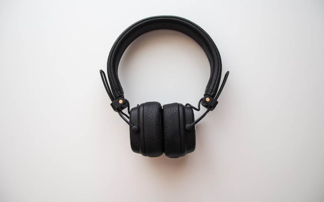 ¿Por qué los audífonos Bluetooth son la mejor opción para ti? en TECNOLOGIA.  Chicas Rockeras!