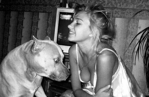 Chicas y sus perros: Miron