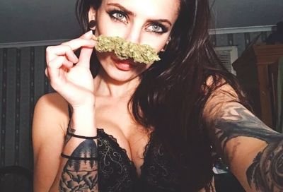 STONER GIRLS y datos de la mariguana que debes conocer: THC
