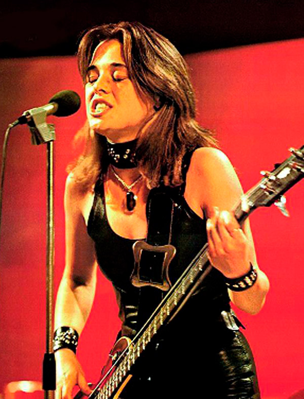 MUJERES QUE HAN INFLUENCIADO EN EL ROCK: Suzi Quatro