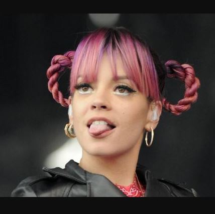 PARA LILY ALLEN LOS ORGASMOS SON IMPORTANTES, NUEVA LINEA DE SEX TOYS