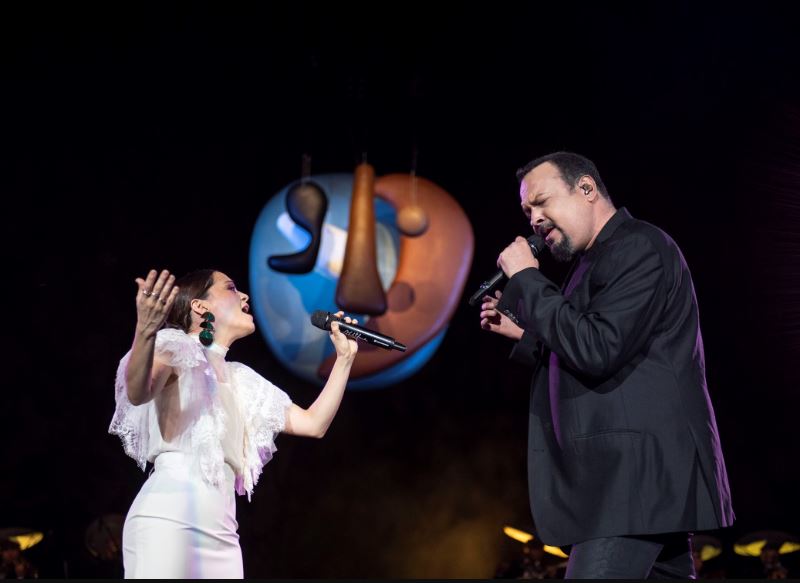 Natalia Lafourcade, junto a un selecto grupo de invitados especiales, reunió a 10 mil personas en un...