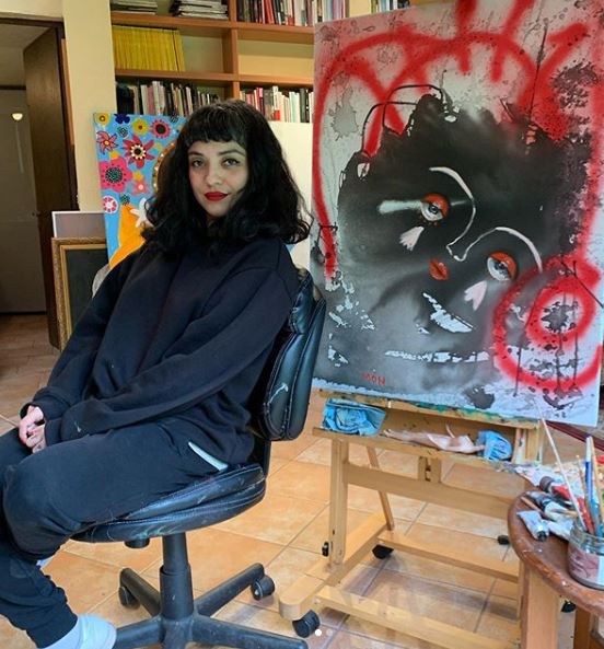 Mon Laferte abre galería de arte en Tepoztlán