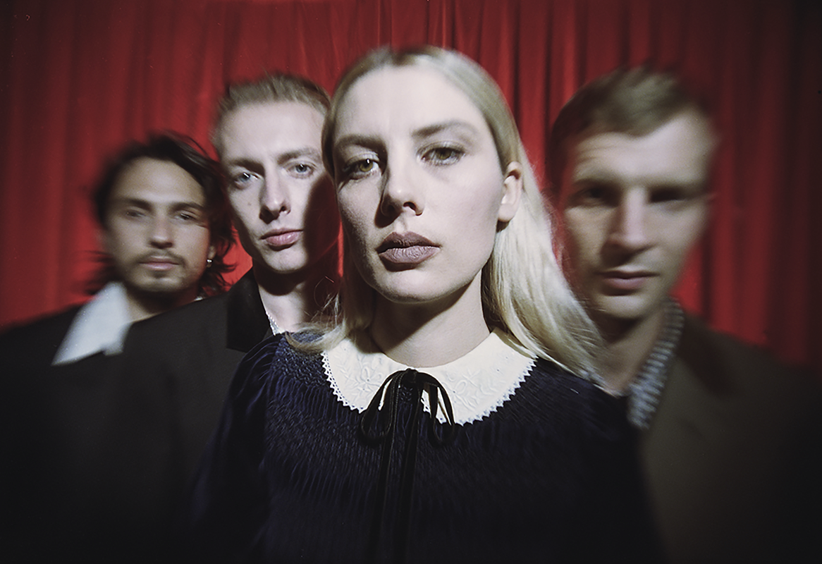 WOLF ALICE LANZA NUEVO ÁLBUM BLUE WEEKEND