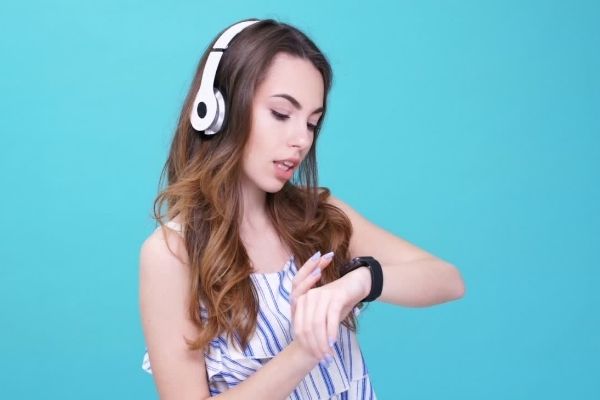 Un smartwatch o reloj inteligente se ha convertido en un dispositivo de uso diario que además de ver...