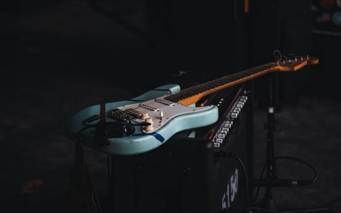 Cuáles son los mejores modelos de guitarras electroacústica y bajos eléctricos en el mercado musical