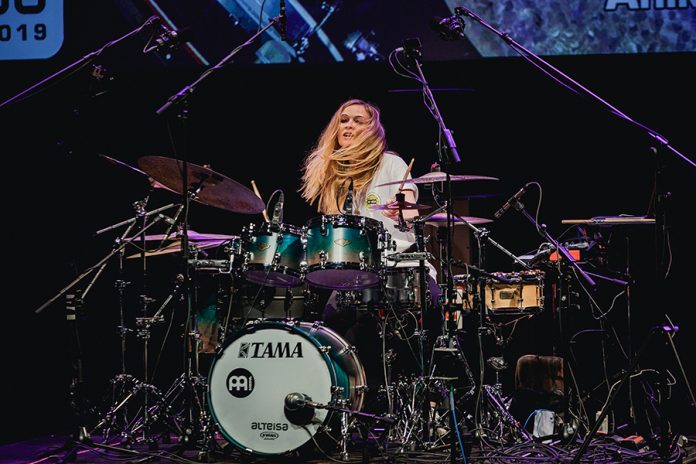 Conoce a Anika Nilles, la nueva baterista de RUSH